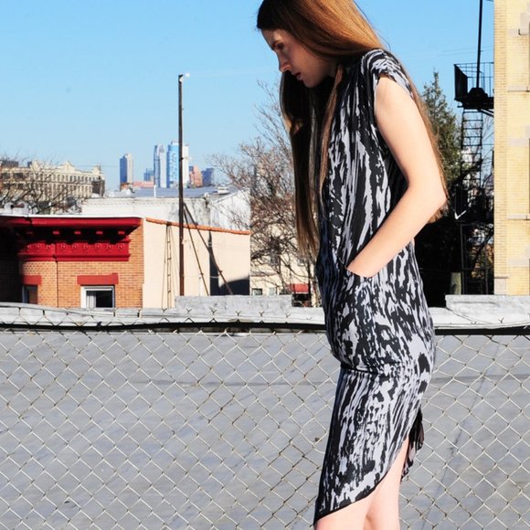 NWT COREY Grey Printed Silk Blend Slim Hi-Lo Dress Size 2 Made in USA MSRP $288 - Picture 3 of 14